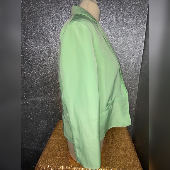 Blazer - Picture 2 of 11